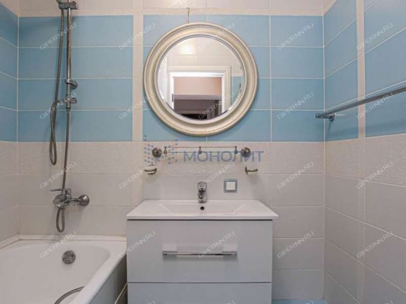 двухкомнатная квартира на улице Германа Лопатина дом 8