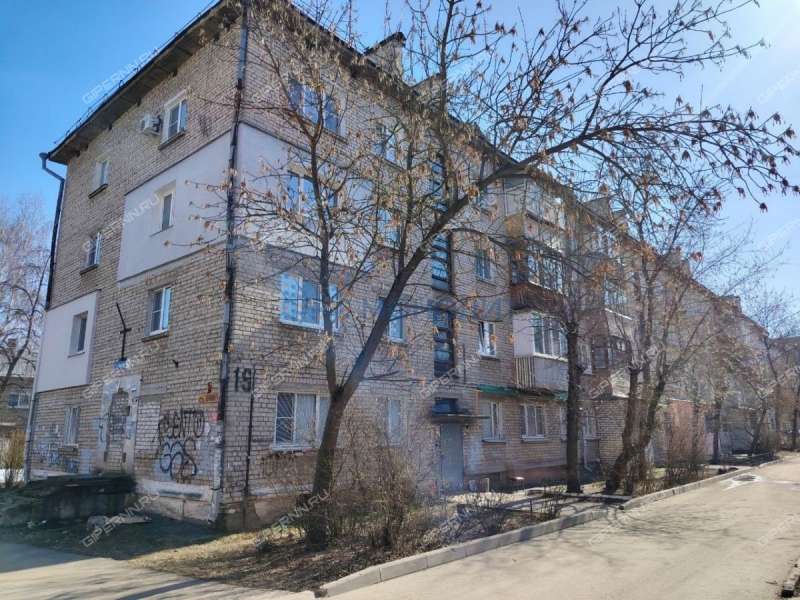 трёхкомнатная квартира на улице Василия Иванова дом 19