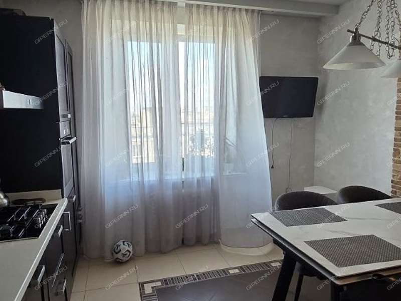 трёхкомнатная квартира на Берёзовской улице дом 103