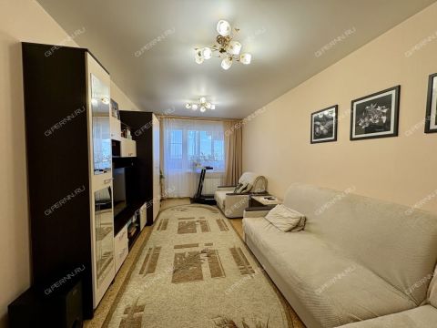 3-komnatnaya-ul-verhnepecherskaya-d-8 фото