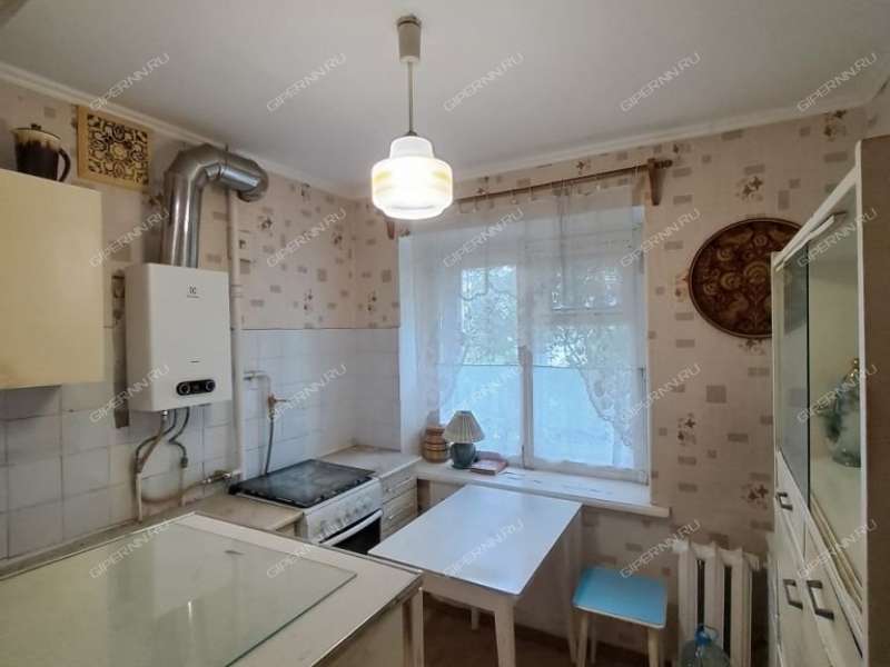 трёхкомнатная квартира на улице Искры дом 1
