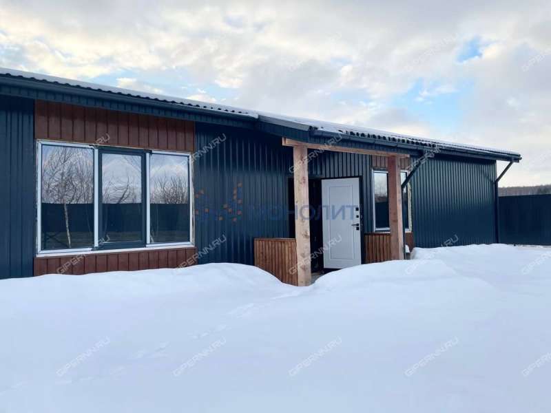 дом на улице Счастливая село Елховка