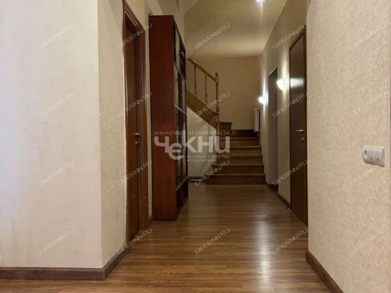шестикомнатная квартира на Почтовом съезде дом 15а