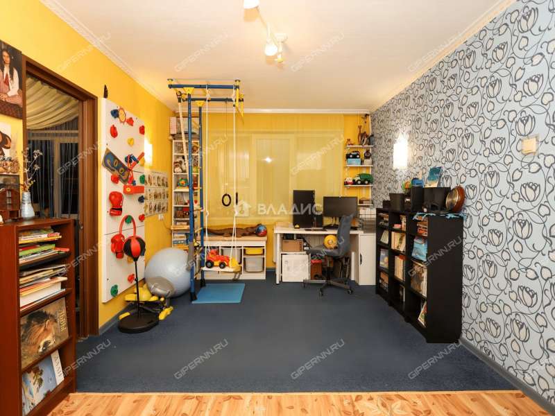 четырёхкомнатная квартира на Артельной улице дом 10А