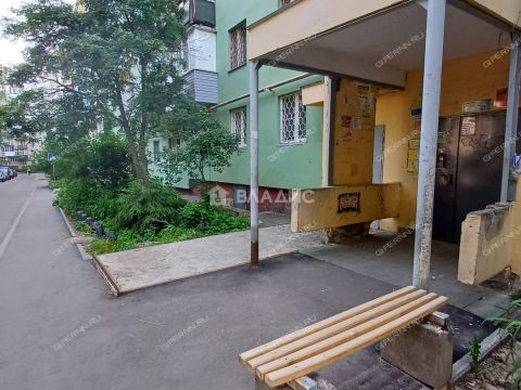3-komnatnaya-ul-verhnepecherskaya-d-4 фото