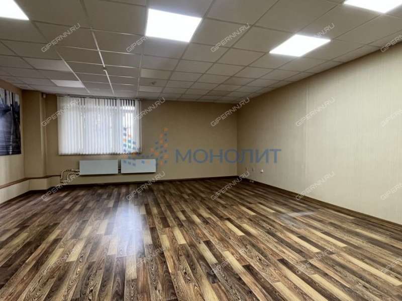 помещение под офис, торговую площадь на улице Германа Лопатина