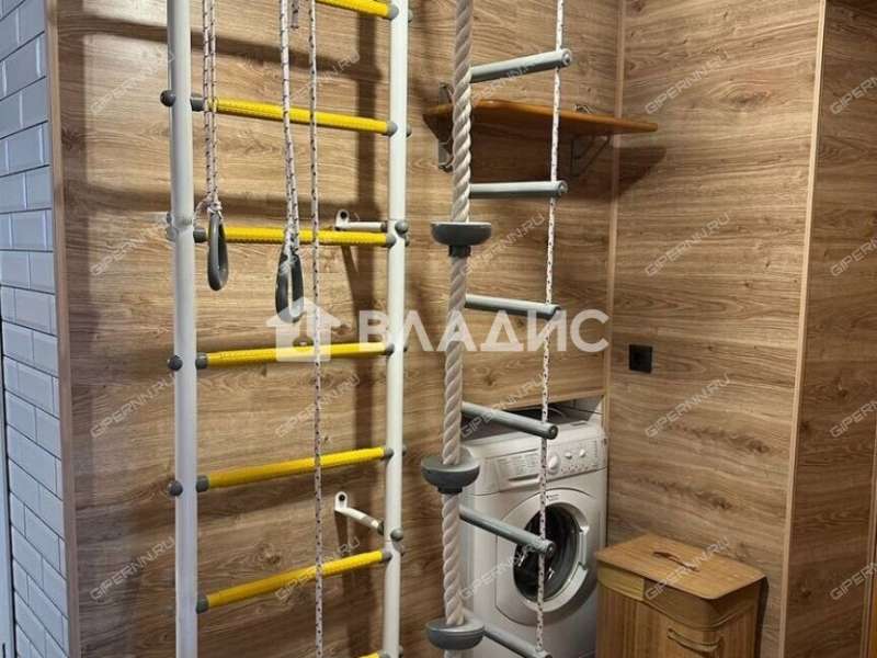 четырёхкомнатная квартира на улице Куйбышева дом 65