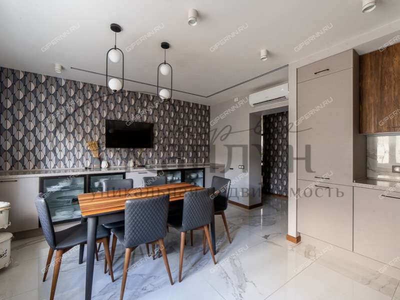 четырёхкомнатная квартира на улице Октябрьской Революции дом 45