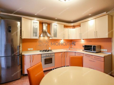 4-komnatnaya-ul-maksima-gorkogo-d-113-30 фото