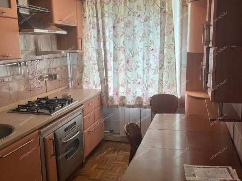 трёхкомнатная квартира на улице Бринского дом 5  к.1