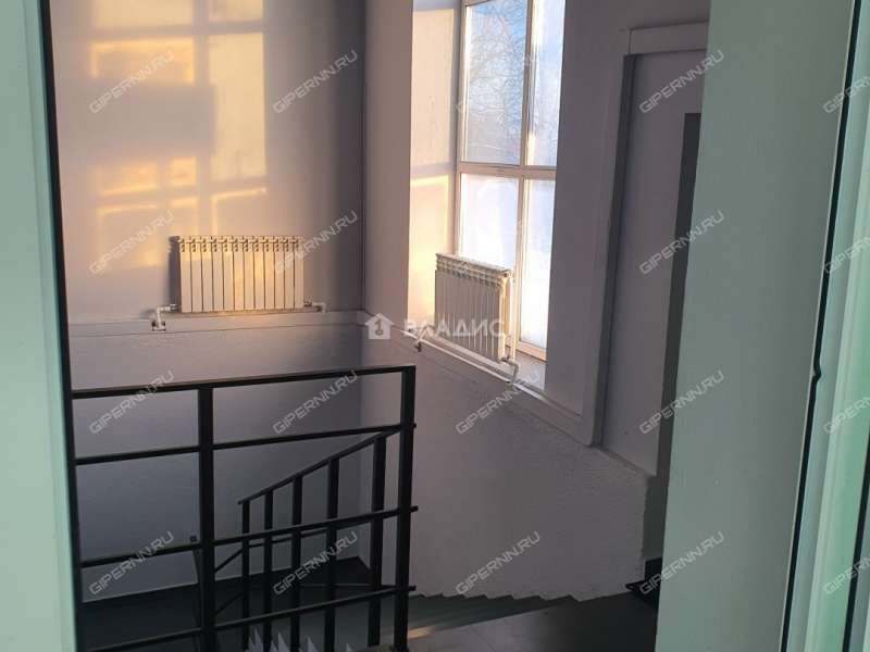 здание под офис, торговую площадь на Центральной улице село Каменки