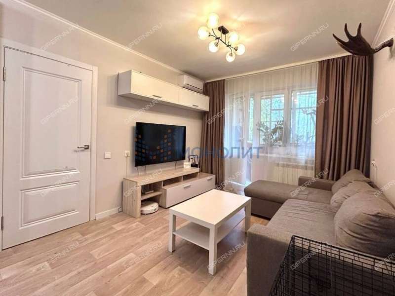 однокомнатная квартира на улице Сергея Есенина дом 20