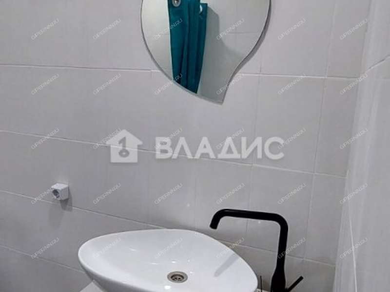 дом на улице Родниковая деревня Маевка