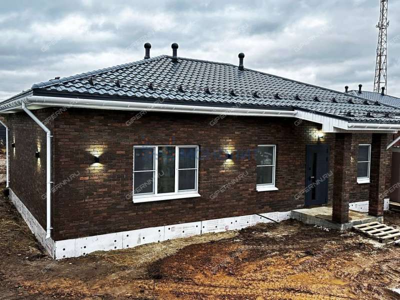 дом на улице Вячеслава Борисова село Безводное