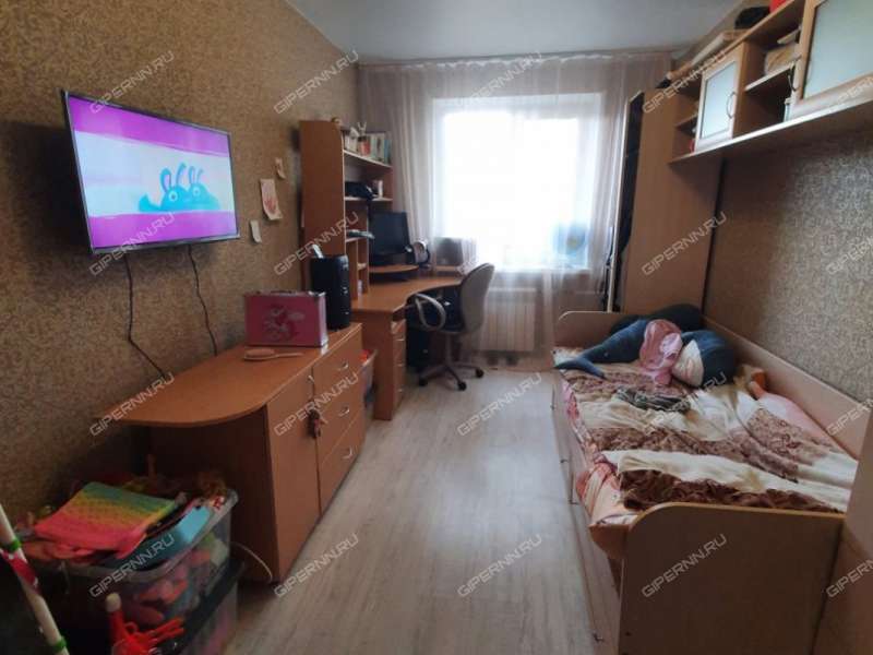 трёхкомнатная квартира в 3-м микрорайоне дом 5 город Кстово