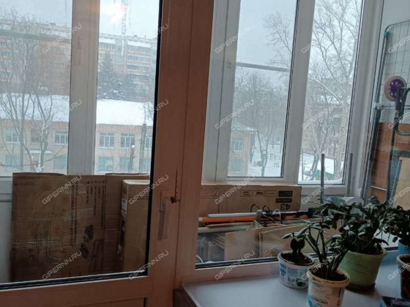 трёхкомнатная квартира на проспекте Кирова дом 16