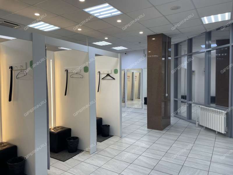 помещение под офис, торговую площадь на улице Ульянова