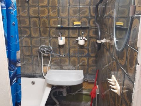 4-komnatnaya-b-r-60-letiya-oktyabrya-d-12 фото