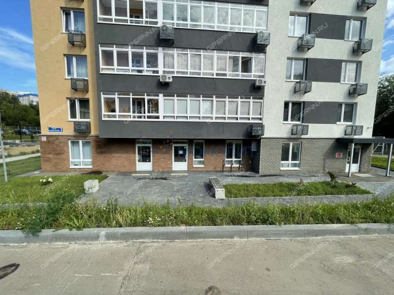 помещение под офис, торговую площадь на улице Владимира Лузянина