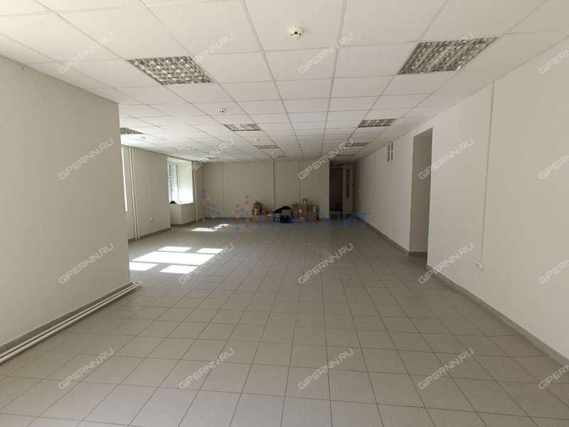 помещение под офис, торговую площадь на улице Невзоровых