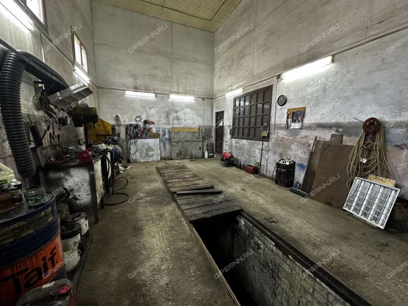 здание под офис, торговую площадь на улице Коновалова