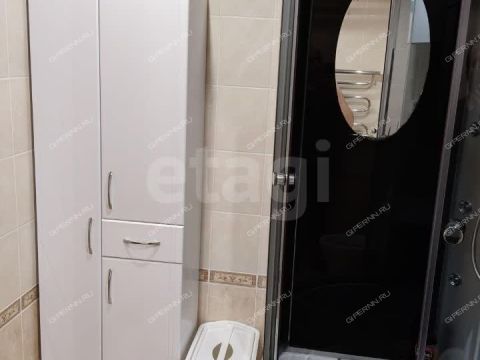 1-komnatnaya-ul-vyatskaya-d-7 фото