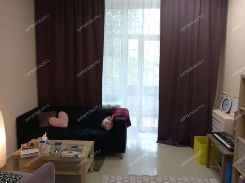 помещение под офис, торговую площадь на улице Минина