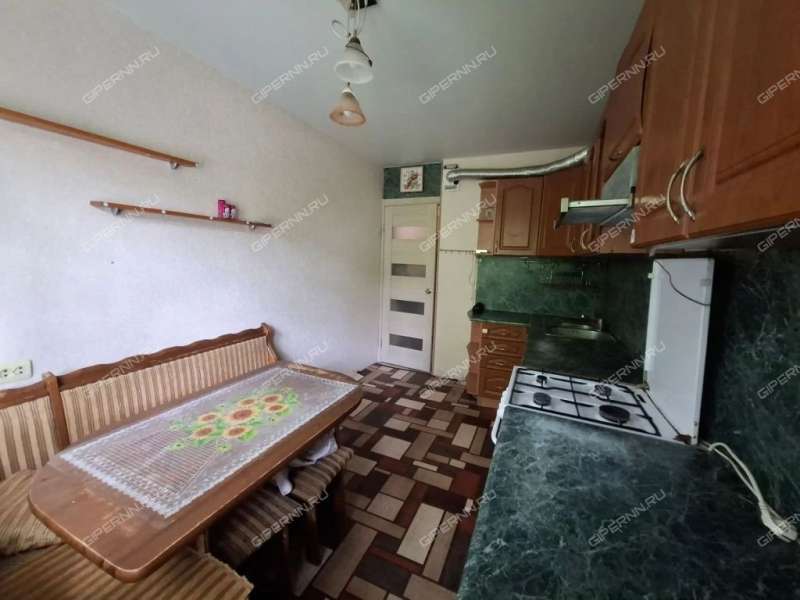 трёхкомнатная квартира на улице Челюскинцев дом 19