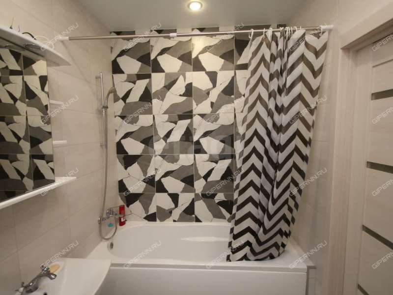 однокомнатная квартира на улице Александра Хохлова дом 7