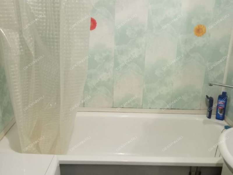 двухкомнатная квартира на улице Строкина дом 10