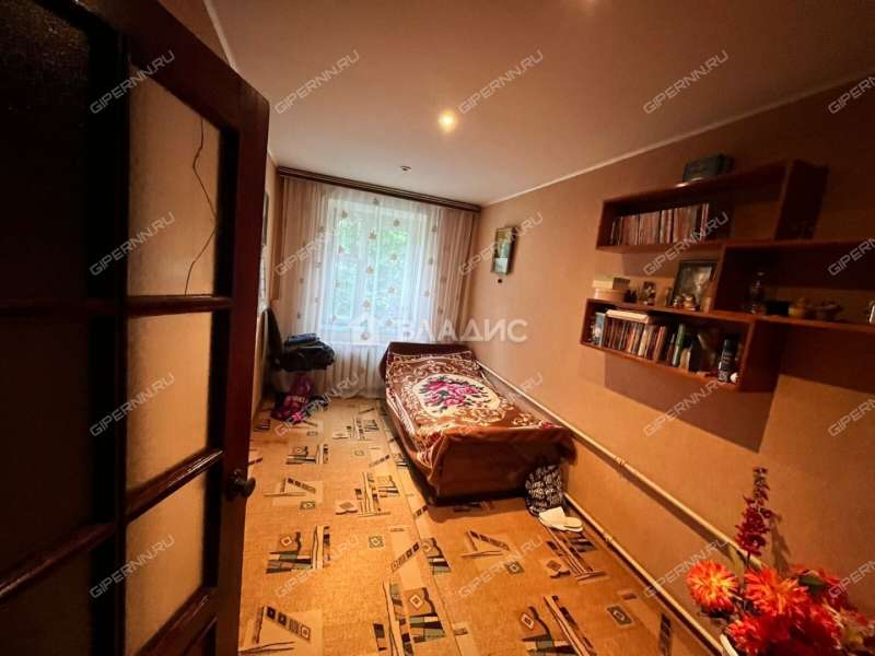 трёхкомнатная квартира на Молодежной улице дом 2 село Клин