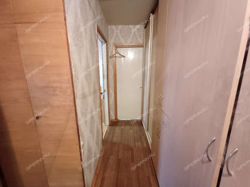 трёхкомнатная квартира в 2-м микрорайоне дом 27 город Кстово