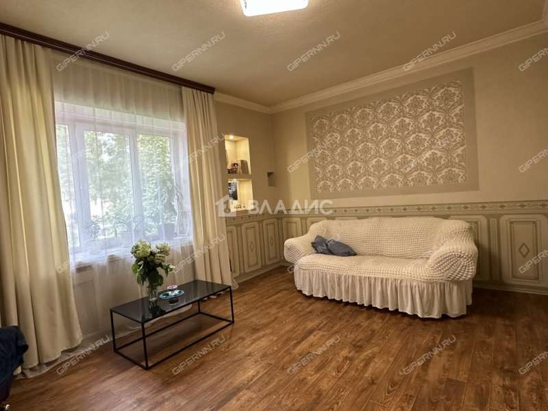 трёхкомнатная квартира на улице Буревестника дом 14