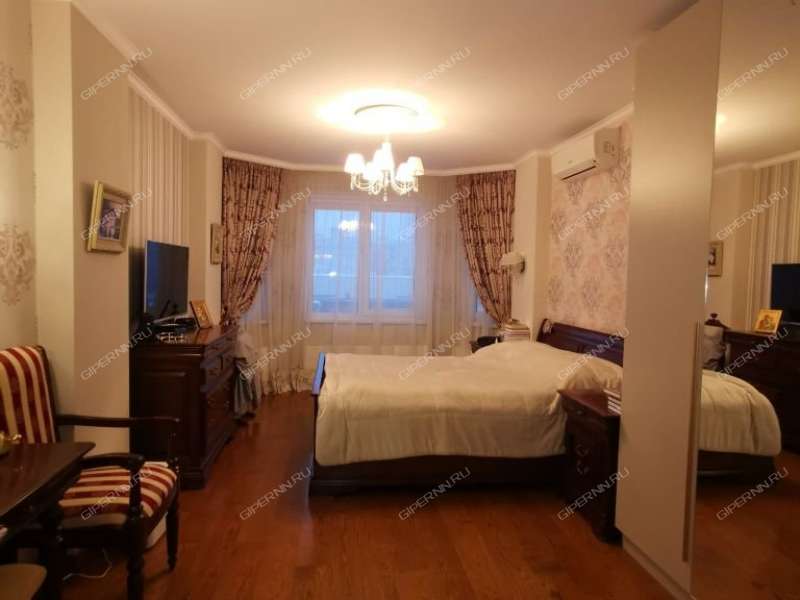 четырёхкомнатная квартира на улице Янки Купалы дом 38