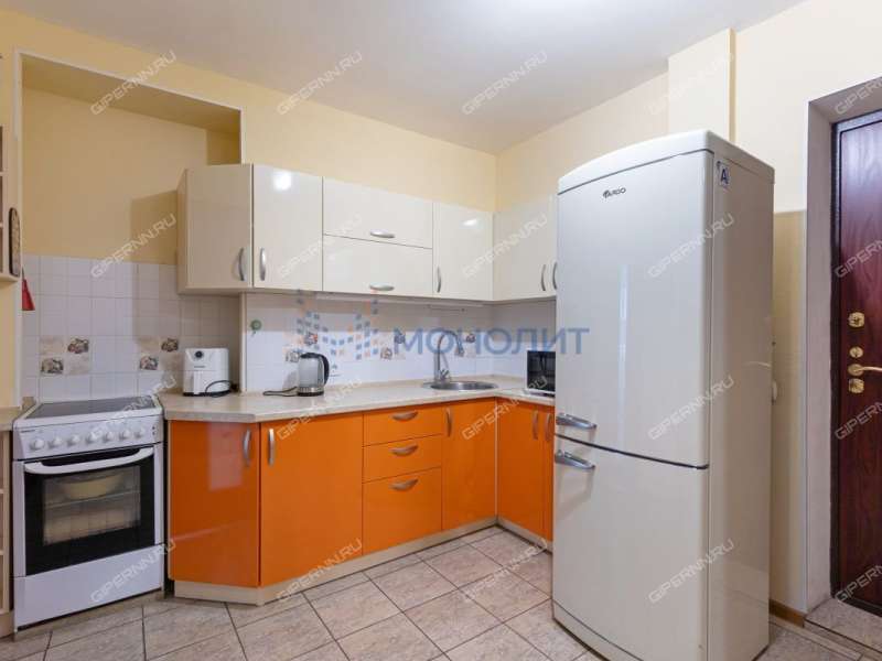 двухкомнатная квартира на улице Александра Хохлова дом 1