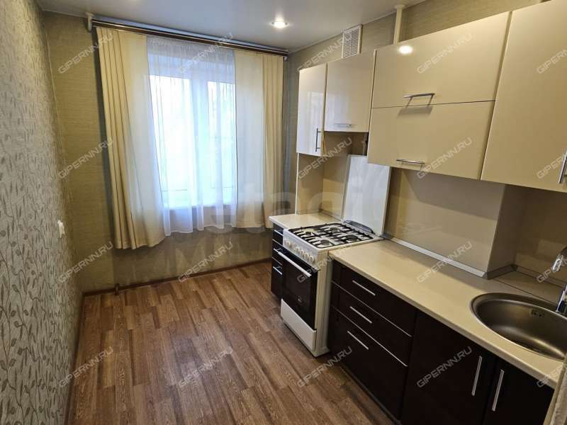 трёхкомнатная квартира на Подворной улице дом 1