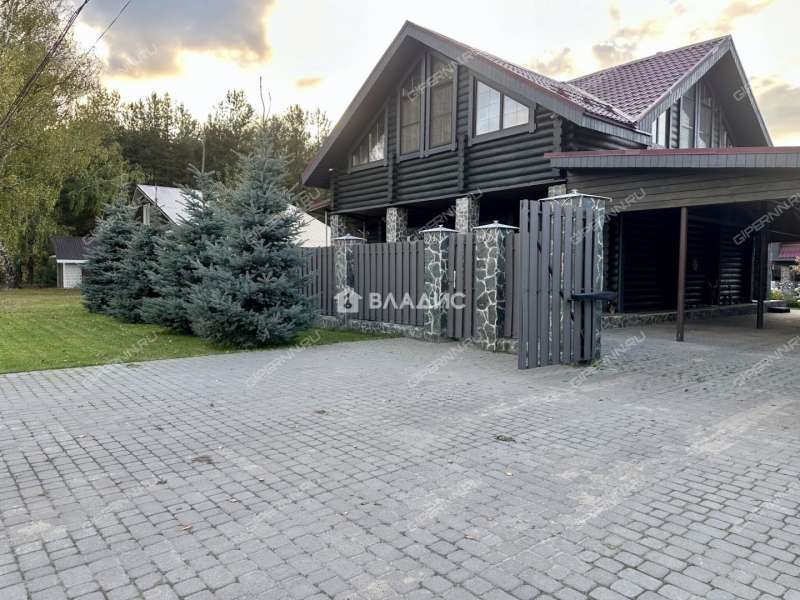 дом на улице Маяковского рабочий посёлок Тумботино