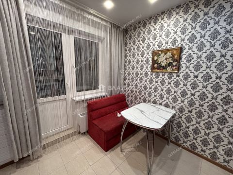 1-komnatnaya-b-r-60-letiya-oktyabrya-d-5a фото