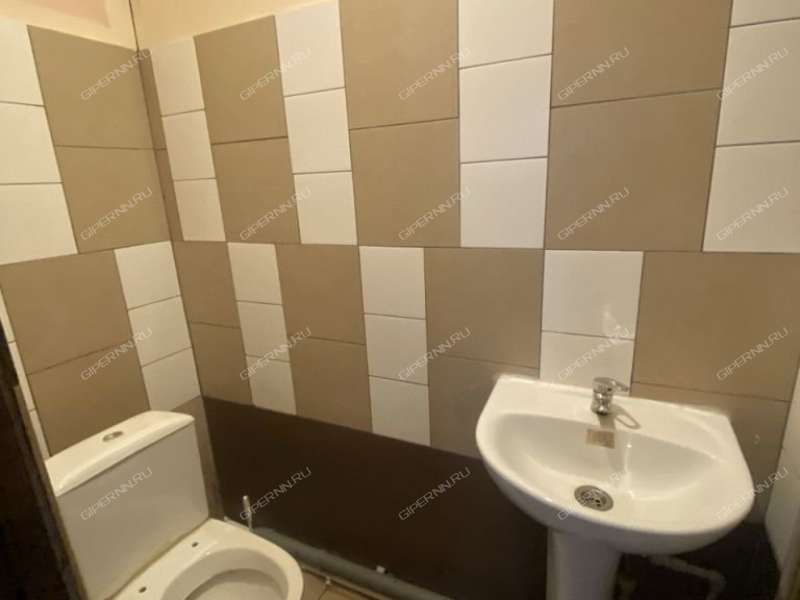 здание под недвижимость под общепит на Большевистской улице