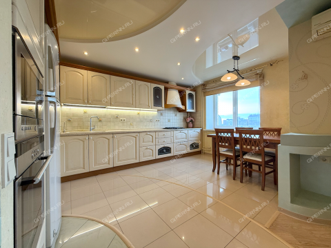 3-komnatnaya-ul-delovaya-d-22-k2 фото