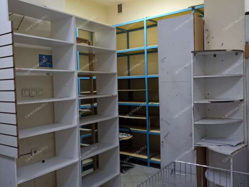 помещение под торговую площадь на улице Сергея Есенина