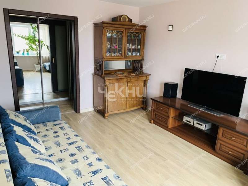 трёхкомнатная квартира на Полтавской улице дом 2А