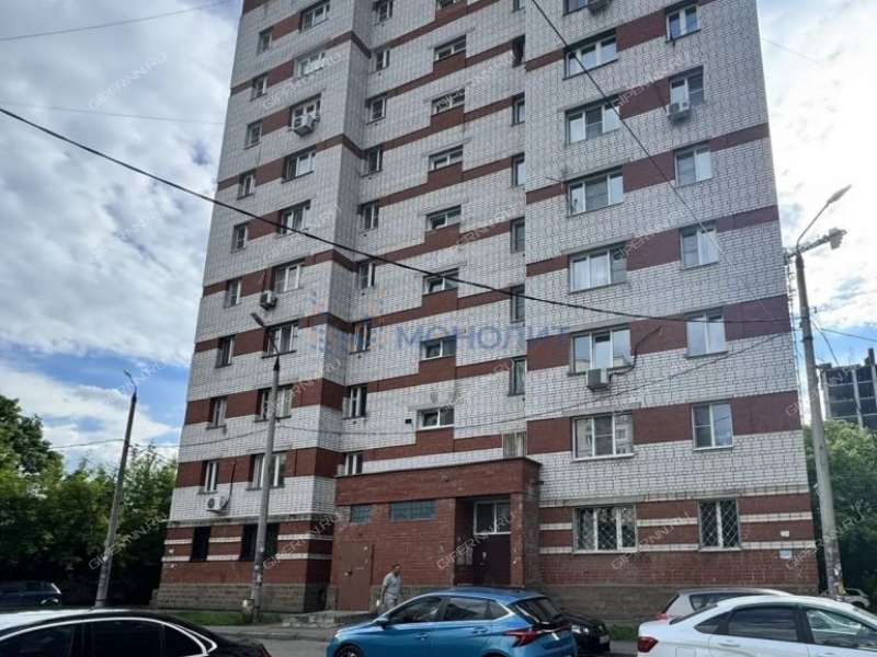трёхкомнатная квартира на улице Искры дом 11