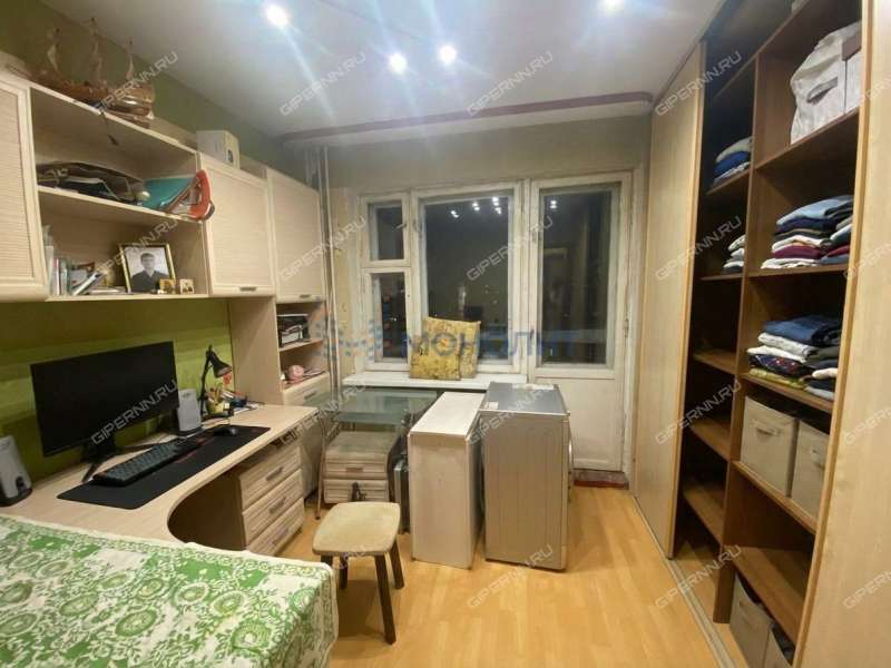 трёхкомнатная квартира на улице Маршала Голованова дом 5