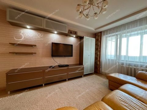 4-komnatnaya-ul-yuliusa-fuchika-d-7 фото