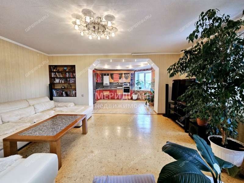 трёхкомнатная квартира на улице Ленина дом 161/2 город Бор