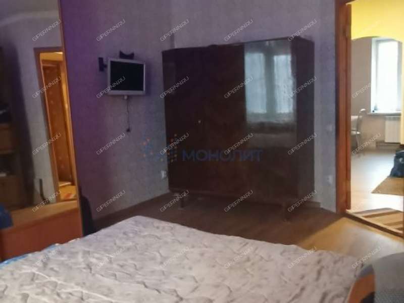 трёхкомнатная квартира на Новосоветской улице дом 4