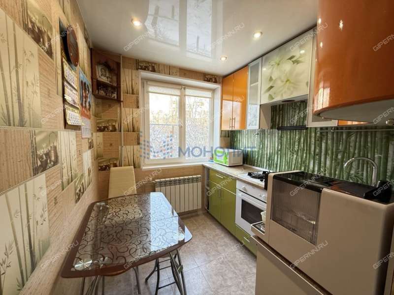 трёхкомнатная квартира на улице Героя Советского Союза Усилова дом 3