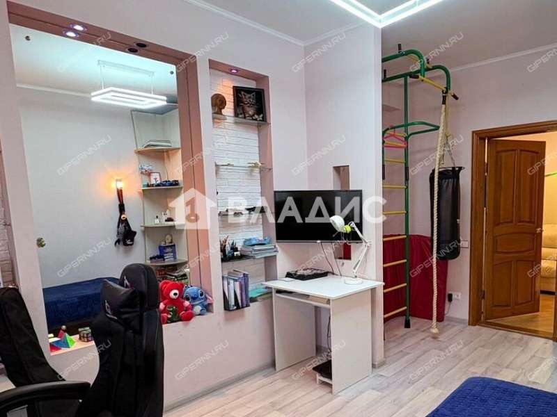 трёхкомнатная квартира на проспекте Октября дом 16