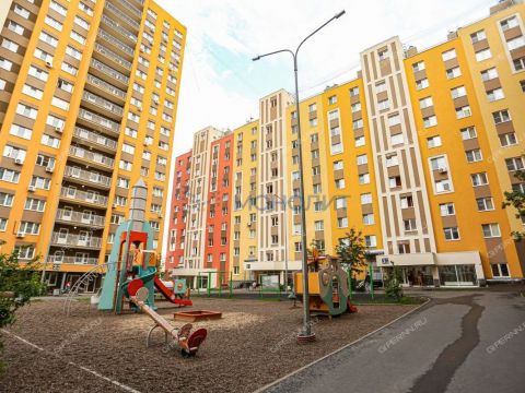 3-komnatnaya-ul-romantikov-d-8 фото